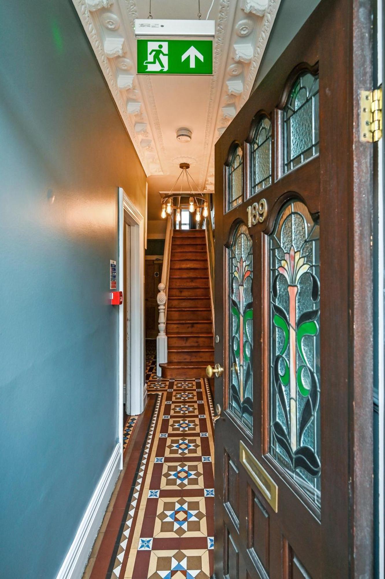 Beautiful Townhouse, Great Location - Pet Friendly Villa คาร์ดิฟฟ์ ภายนอก รูปภาพ